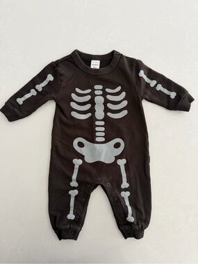 Carter’s Skeleton Halloween Jumpsuit • Size 3 Months